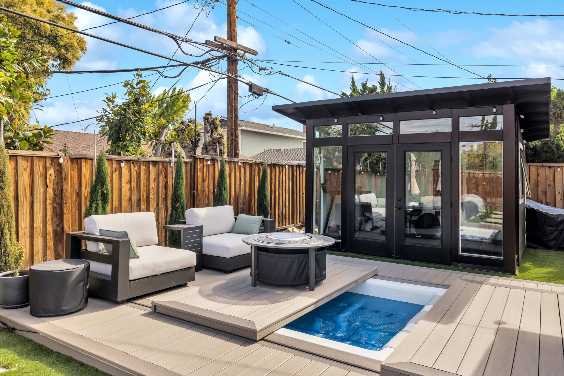 Premium outdoor living suite in San Jose, California
