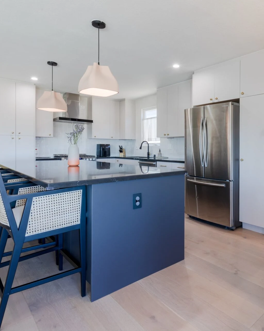 High contrast kitchen renovation in Daly City, California